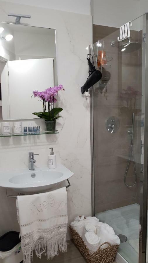 Cristel Apartment - 15 Min Da Milano Cormano Ngoại thất bức ảnh
